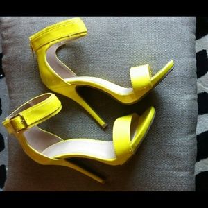 Beautiful in style neon 4 inches heels