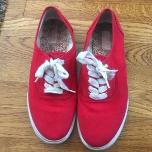 ✨ LOWEST ✨ Red canvas shoes