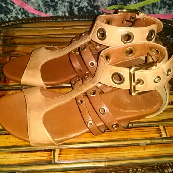 Sandals - Picture 2 of 4