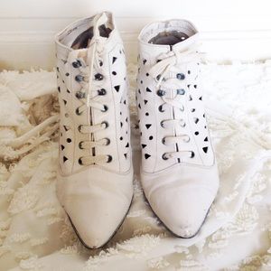Vintage white victorian lace up ankle boot