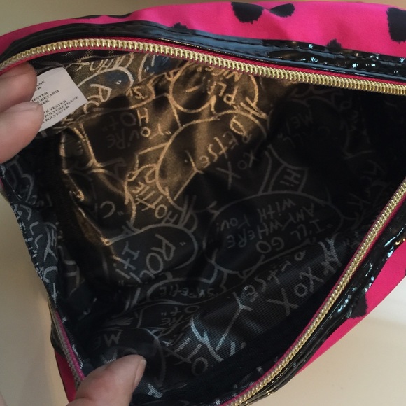 🔴SOLD 🔴in BUNDLE 🎉HOST PICK🎉Betsey Johnson bag - Picture 2 of 4