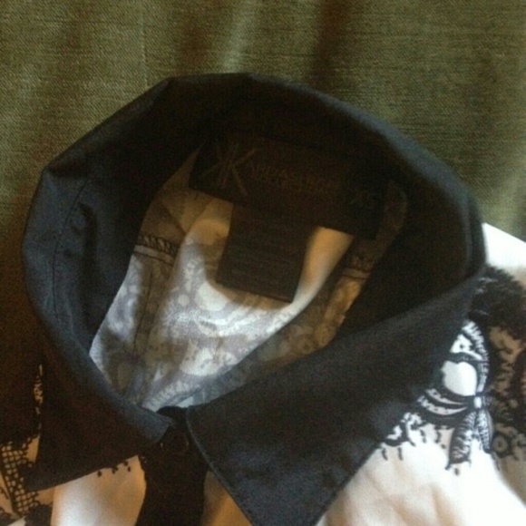 blouse - Picture 2 of 3