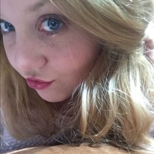 Meet your Posher, Toria