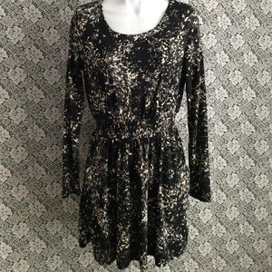 🆕👗 NWT Forever 21 long sleeves dress