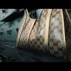 Metallic Gold Medium Size Gucci Shoulder Bag