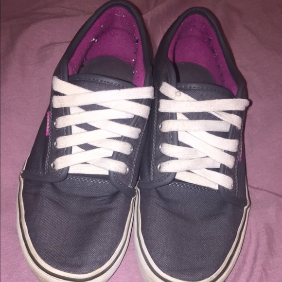 Vans - Picture 2 of 4