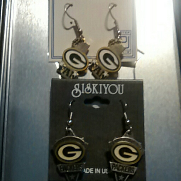 Green bay Packers earrings 2 pair