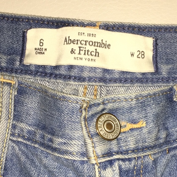 Abercrombie - Picture 4 of 4