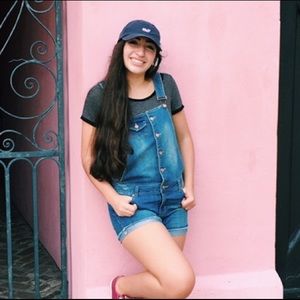 Meet your Posher, Danielle