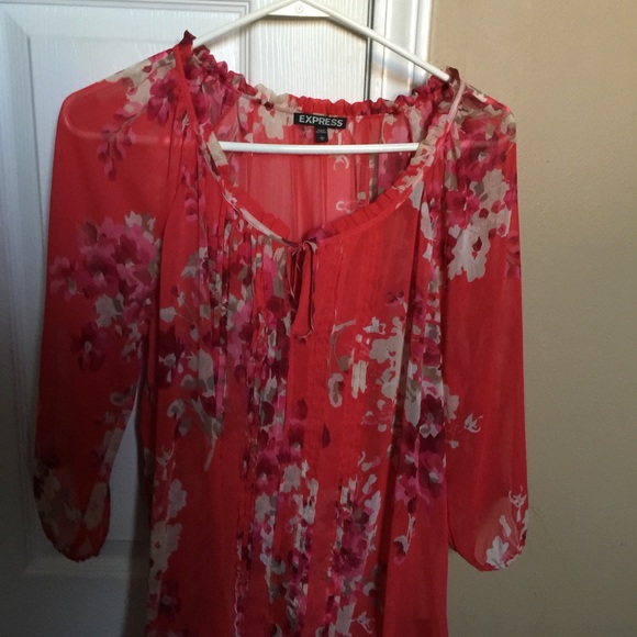 4 Express tops for $50 - Picture 2 of 4