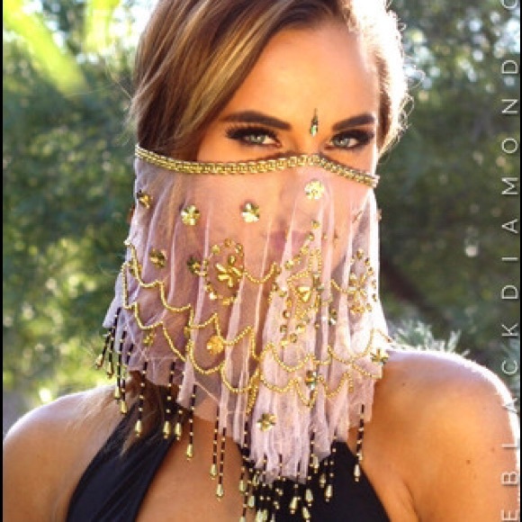 Little black diamond light pink face veil 💕