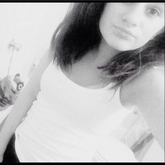 Meet your Posher, Jessica - Picture 1 of 1