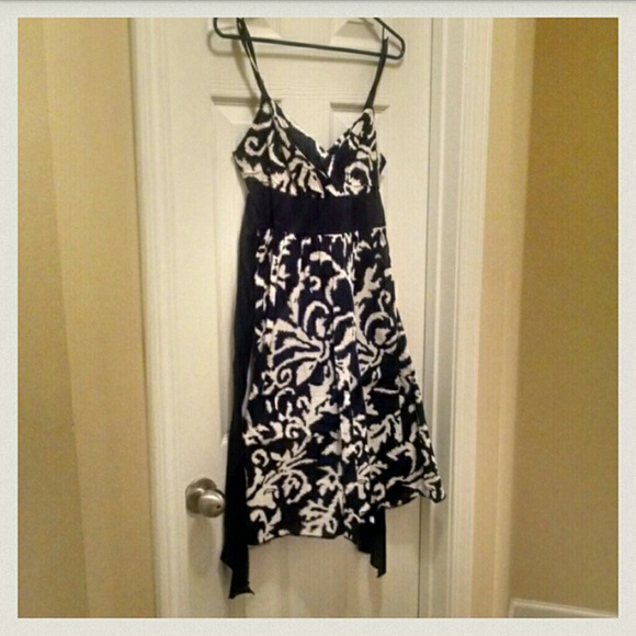 Black And White Tie-back Dress 👗 - Picture 4 of 4