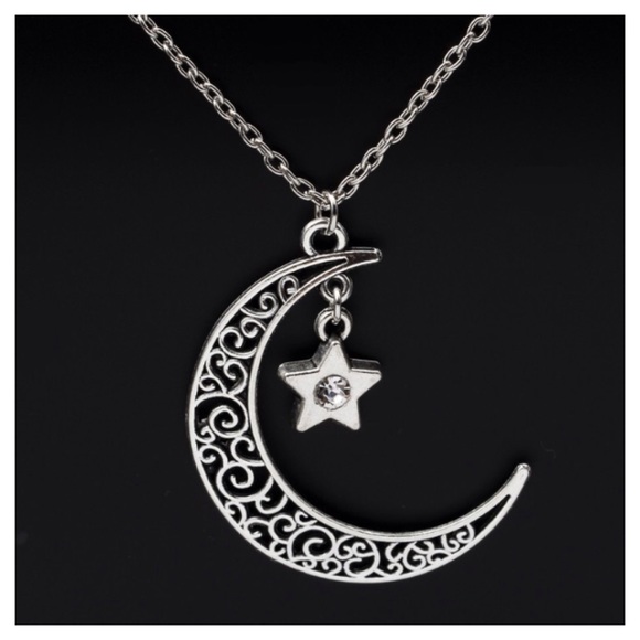 Star and moon necklace - Picture 2 of 2