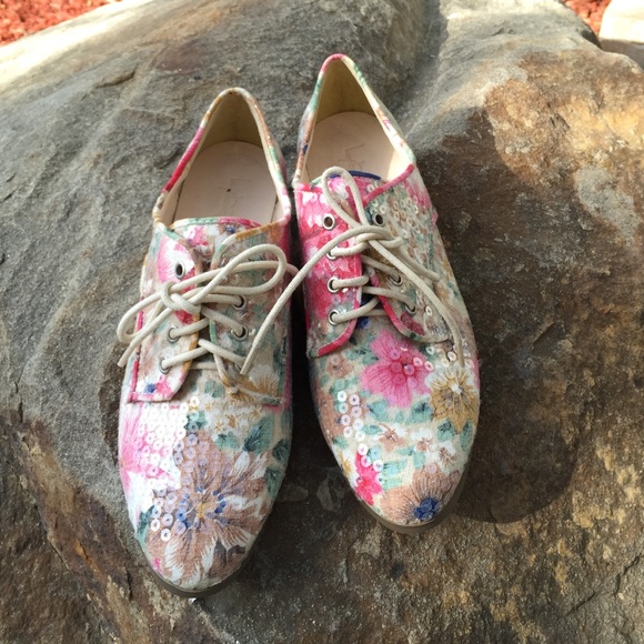 Like new Forever21 floral sequin flats