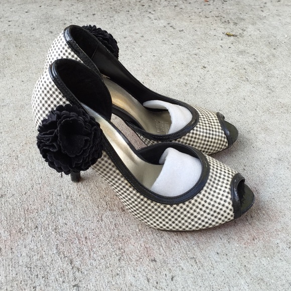 Black&white heels
