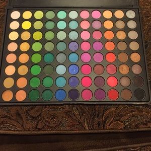 88 Original Eyeshadows Palette by Coastal Scents
