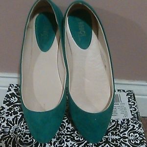 Turquoise flats