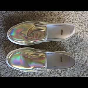 ASOS brand new never worn gold flats!!