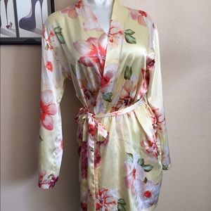 Jones New York Satin Robe