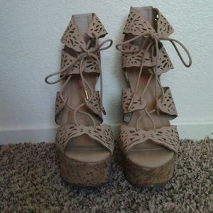 Nude wedges