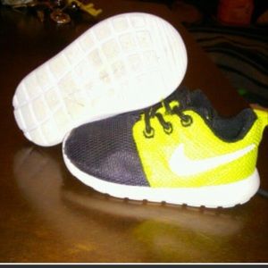 Nike roshe 5c & converse