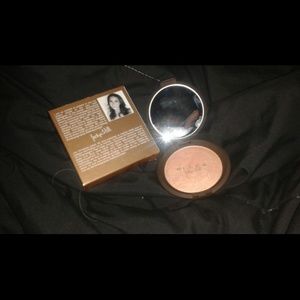 Becca hill champagne pop highlighter