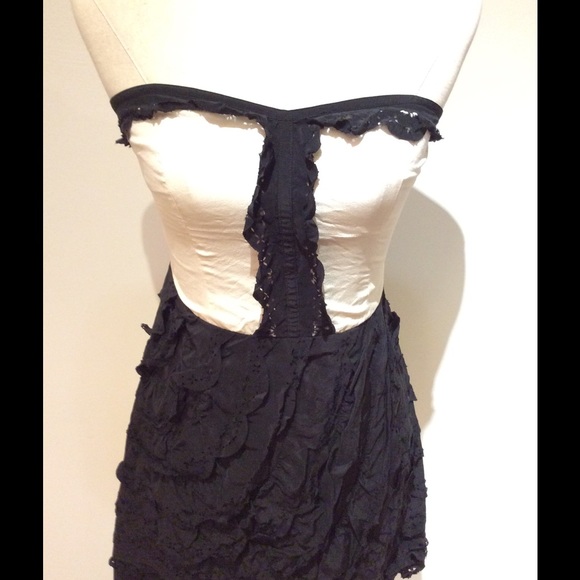 Urban outfitters swan dress size medium - Picture 4 of 4