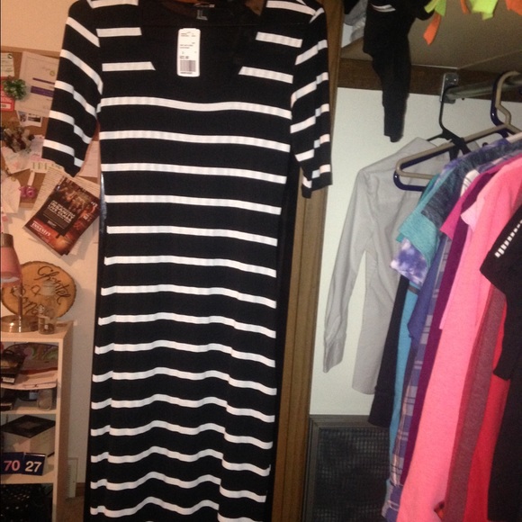 NWT - WHITE/BLACK STRIPED DRESS