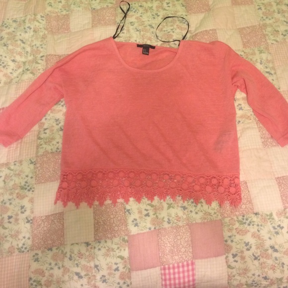 loose fitting crop top