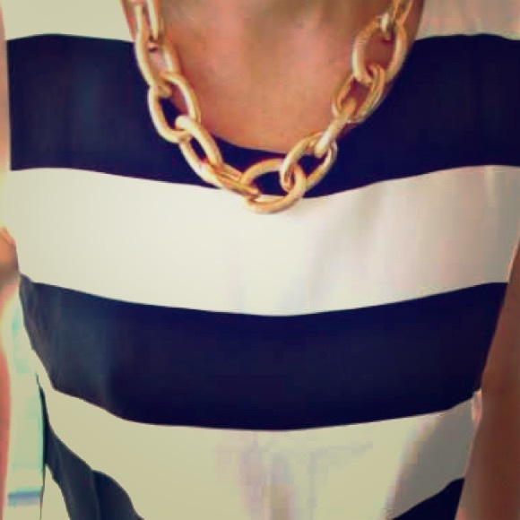 Chain statement necklace