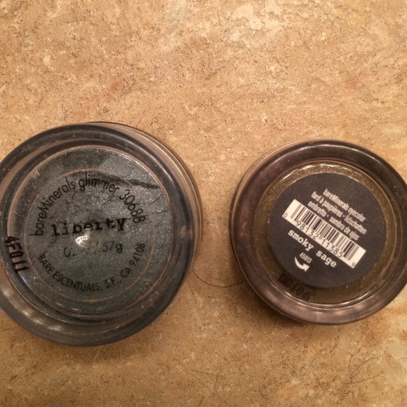 NEVER USED bare essentials eye shadow bundle - Picture 4 of 4