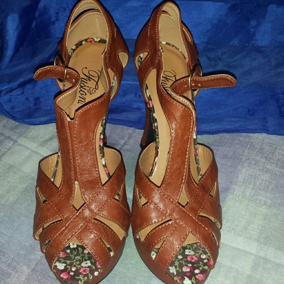 Shoes - Women's  heels