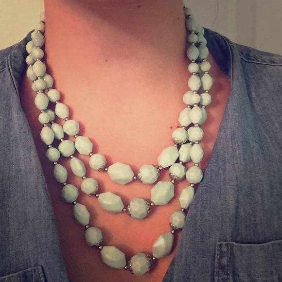 Jewelry - Mint beaded necklace