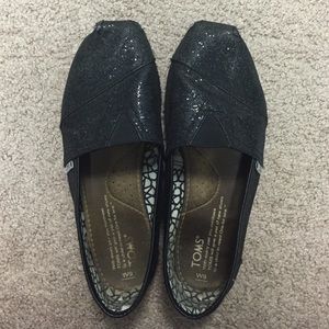 Black sparkly toms
