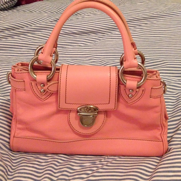 Marc Jacobs Handbags - Marc Jacobs pink leather purse