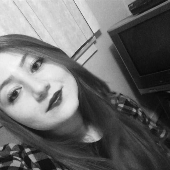 Meet your Posher, Lisa - Picture 1 of 1