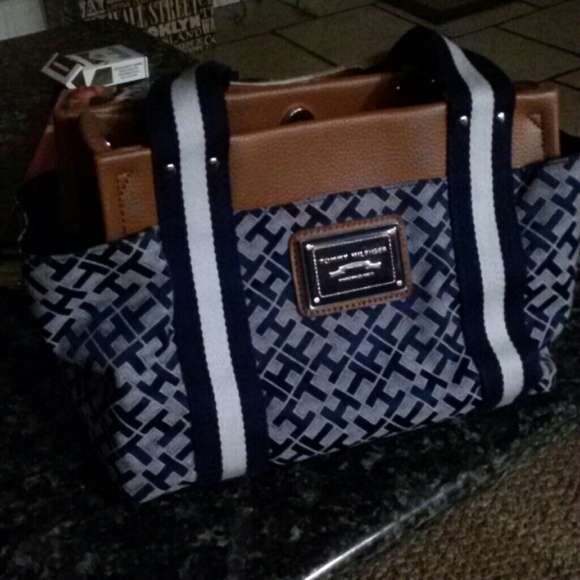 Tommy Hilfiger purse