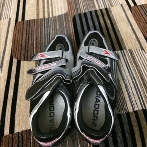 Men/women spin shoes ladies size 9