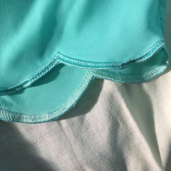 Tiffany Blue scalloped shorts - Picture 3 of 4