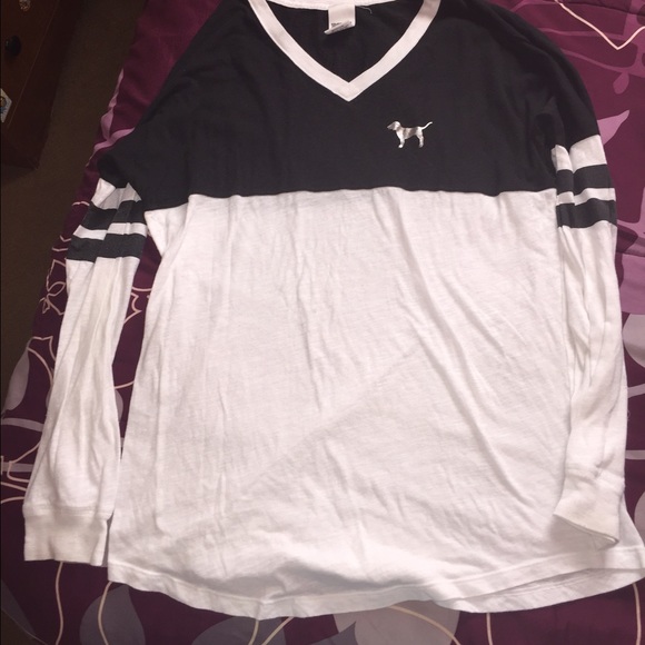 VS PINK black and white shirt ( limited )