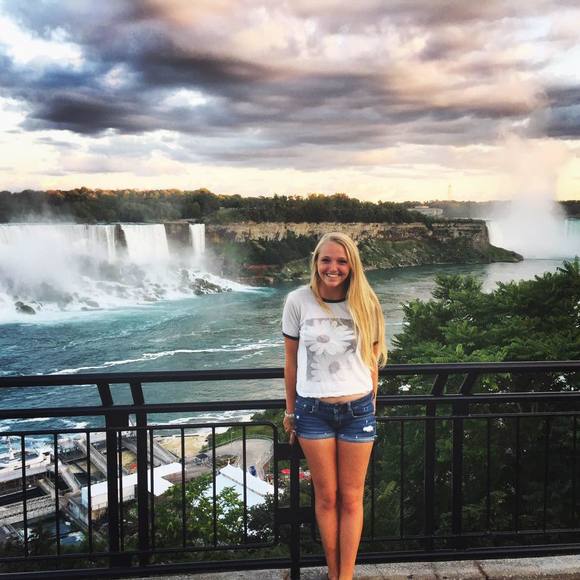 Meet your Posher, Braya