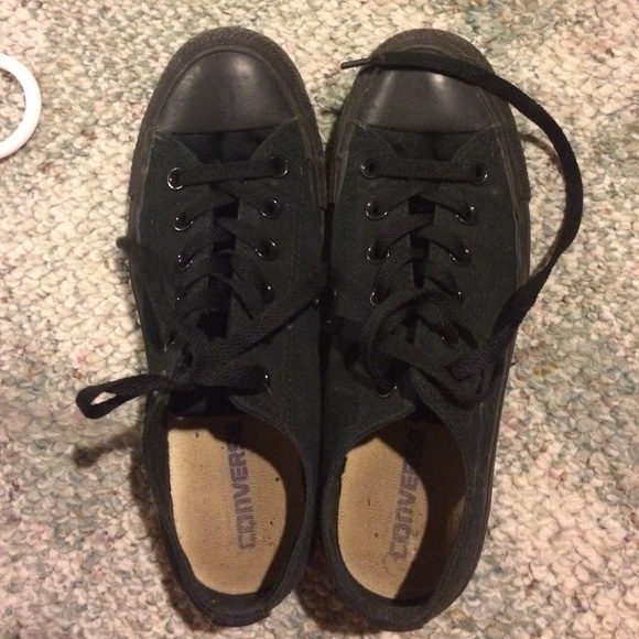 all black low top converse