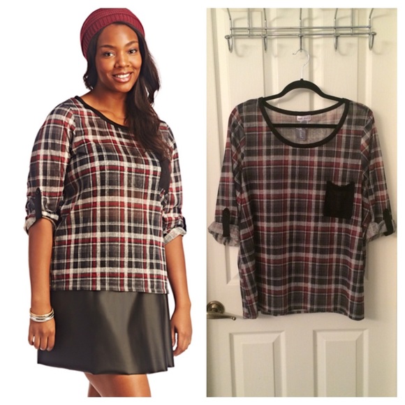 Plus Size Plaid Roll-Sleeve Top