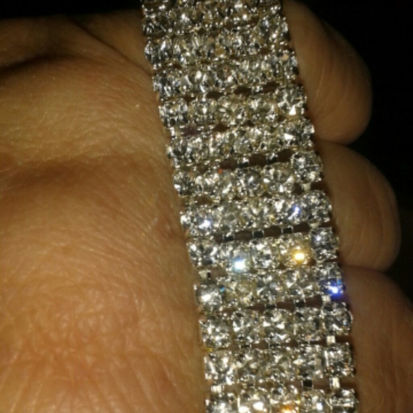 SOLD FREE WITH ANY JEWELRY PURCHASE - Picture 2 of 4