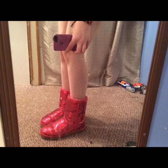red sparkly uggs - Picture 2 of 4