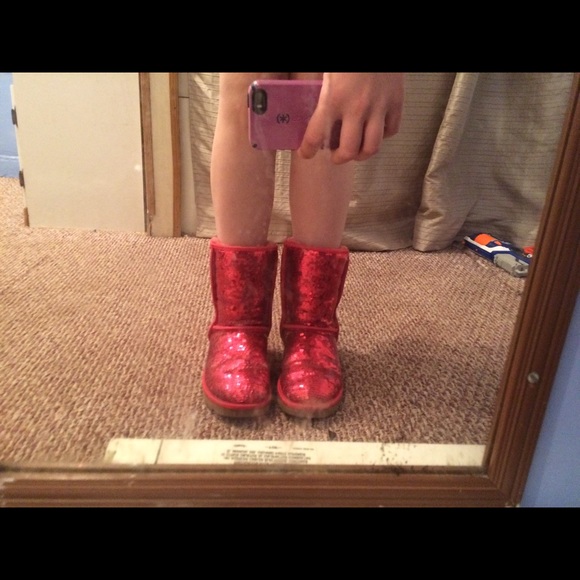red sparkly uggs - Picture 3 of 4