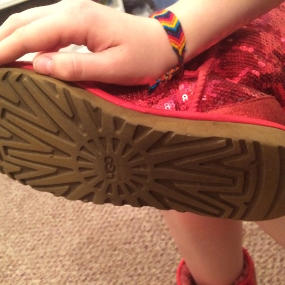 red sparkly uggs - Picture 4 of 4