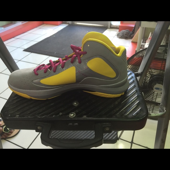 Brand new in box never worn unisex - Picture 3 of 3