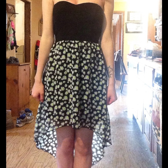 Strapless high-low daisy dress
